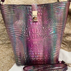 🧞‍♀️Like New! Brahmin Shira in Magical🧞‍♀️